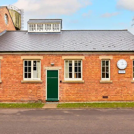 Duclos At Bicester Heritage Exterior photo